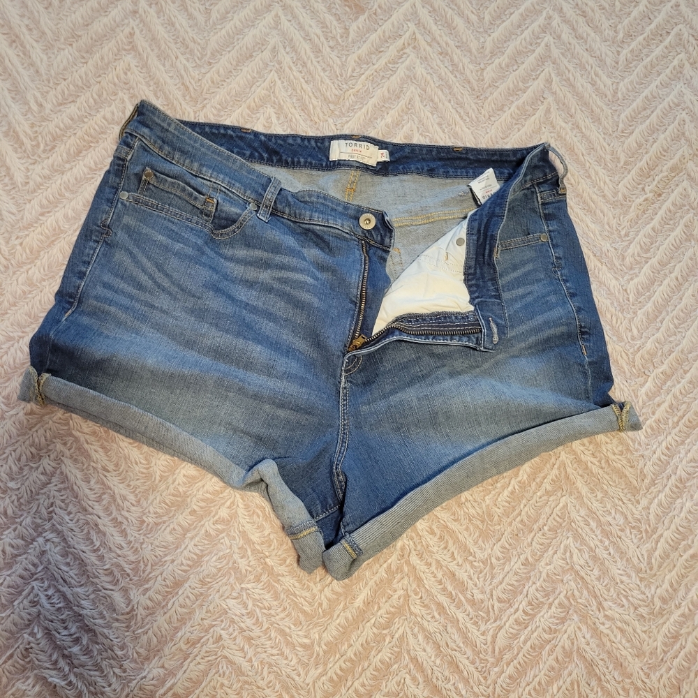 Torrid Size 24 Shorts
